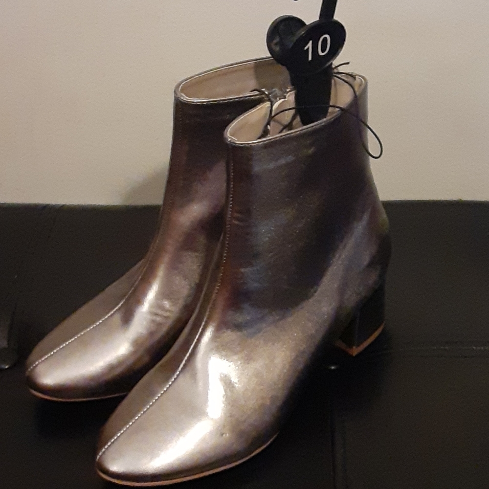 "Sheroes" Sexy 70's Metallic Silver Boots